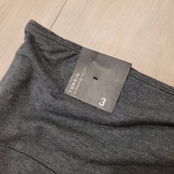 NWT TORRID | Charcoal Grey Fleece Foldover Mini Skirt | Sz. 3X - Picture 9 of 9